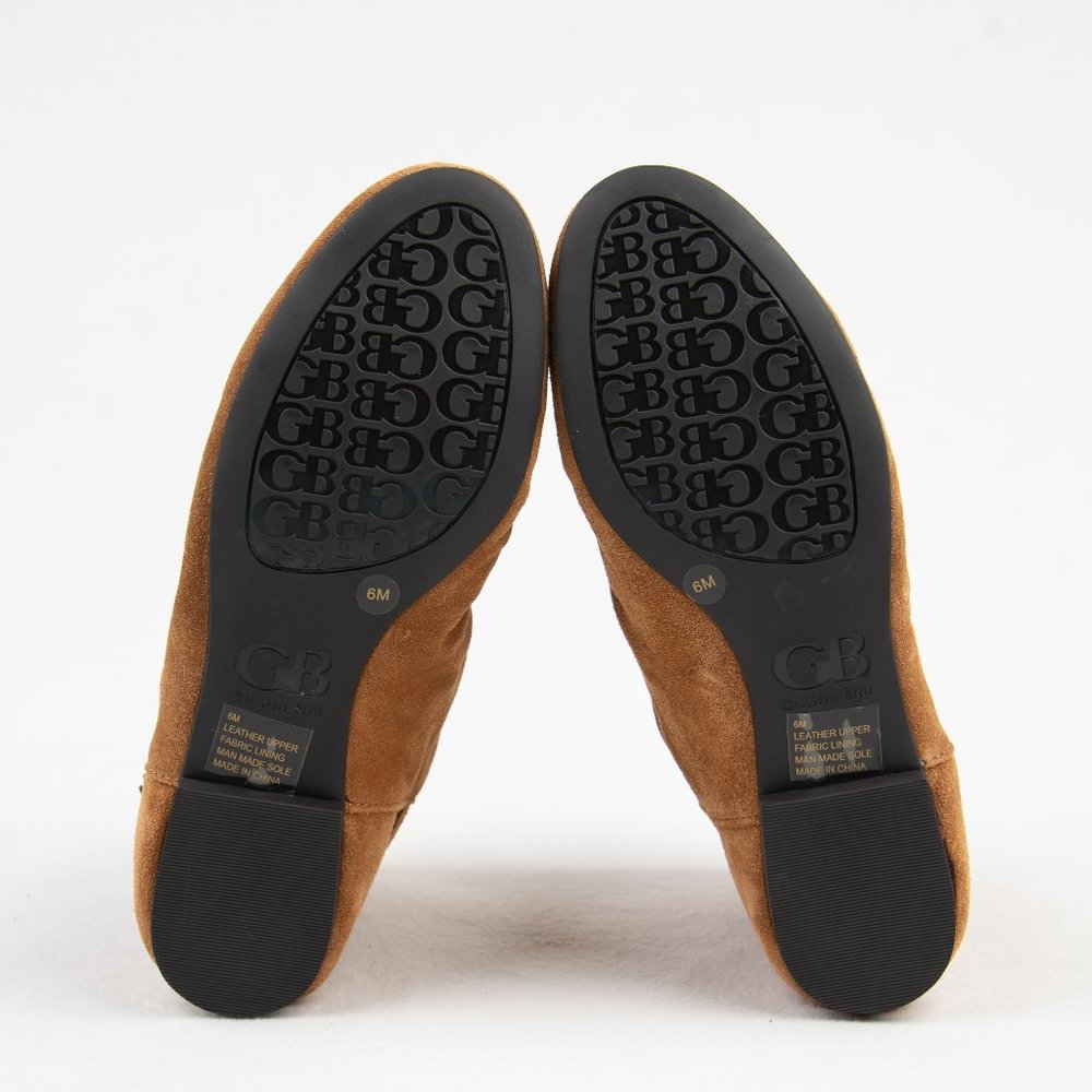 NWOT Gianni Bini Suede Tan Ankle Booties Size 6M - Picture 3 of 8